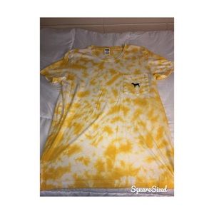 oversized PINK t-shirt